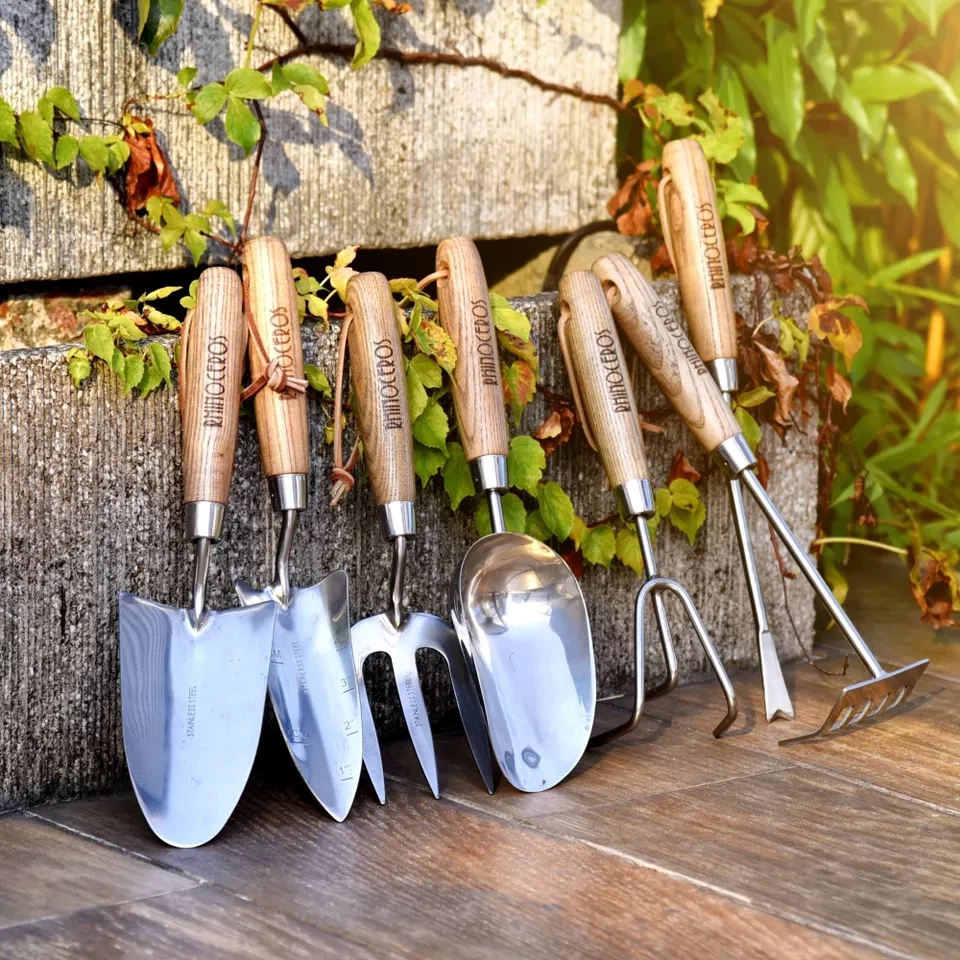 Wood handle garden tools set