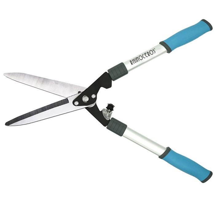 Dārza instrumentu izmantošana - augstas zaru šķēres un augstie zaru zāģi