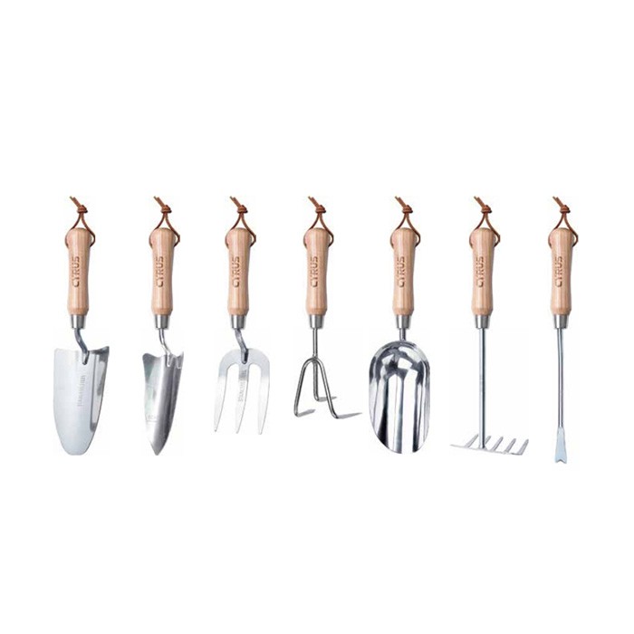 Ar rokām darināti dārza instrumenti